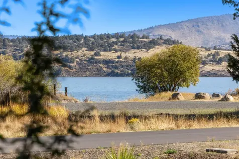 6914 Redstart Road Klamath Falls OR 97601