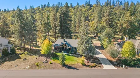 6914 Redstart Road Klamath Falls OR 97601