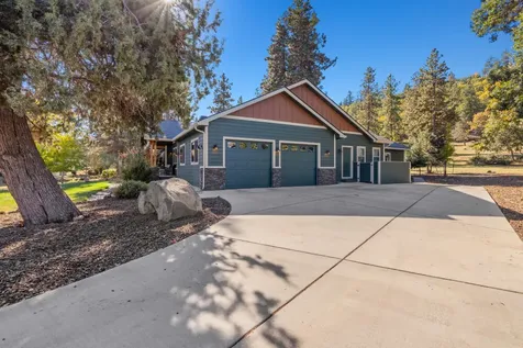 6914 Redstart Road Klamath Falls OR 97601