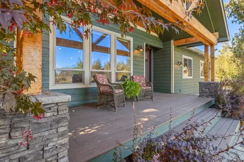 6914 Redstart Road Klamath Falls OR 97601