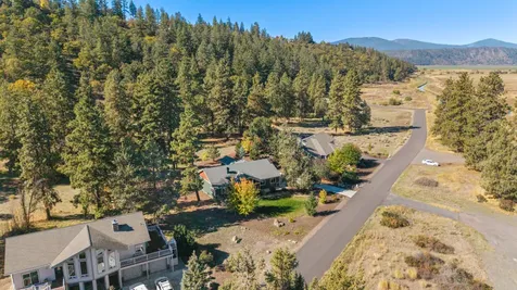 6914 Redstart Road Klamath Falls OR 97601