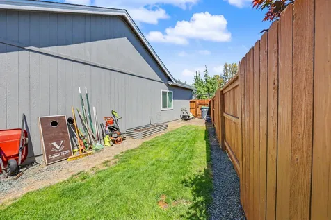 1956 Layla Drive Medford OR 97501