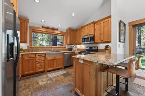 70800 Samphire Black Butte Ranch OR 97759