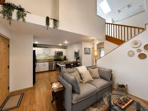 1933 NW Monterey Pines Drive Bend OR 97703