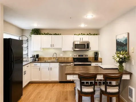 1933 NW Monterey Pines Drive Bend OR 97703