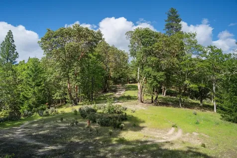 448 Adams Way Grants Pass OR 97526