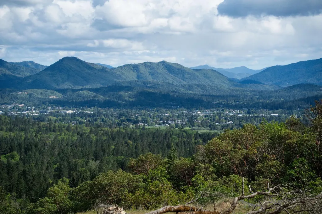 250 Adams Way Grants Pass OR 97526