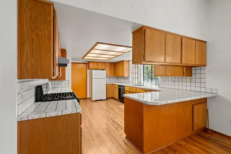 1007 NW Regent Drive Grants Pass OR 97526