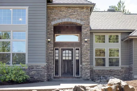 3193 NW Colonial Drive Bend OR 97703