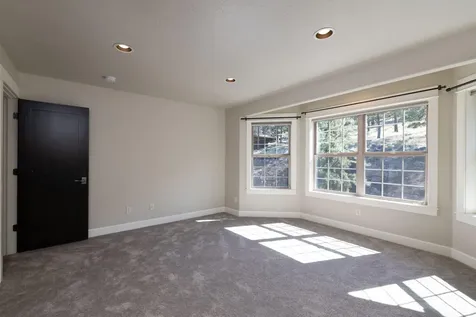 3193 NW Colonial Drive Bend OR 97703