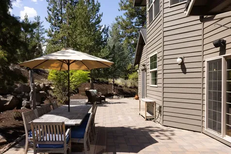 3193 NW Colonial Drive Bend OR 97703