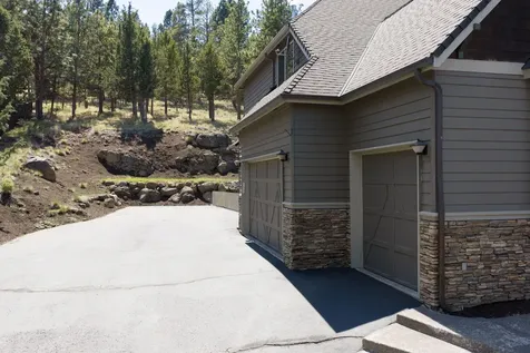 3193 NW Colonial Drive Bend OR 97703