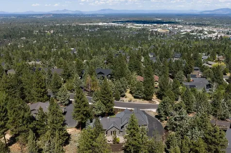 3193 NW Colonial Drive Bend OR 97703