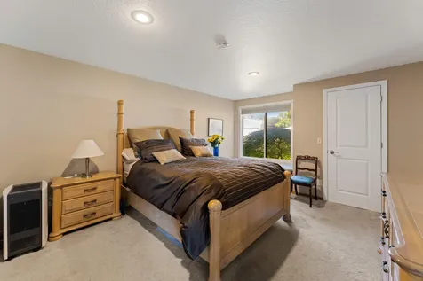 440 NE Royal Drive Grants Pass OR 97526