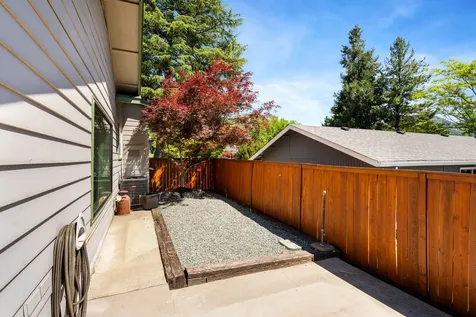 440 NE Royal Drive Grants Pass OR 97526