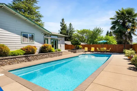 440 NE Royal Drive Grants Pass OR 97526