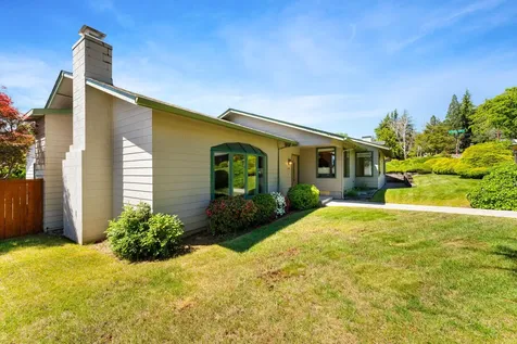 440 NE Royal Drive Grants Pass OR 97526