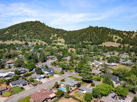 440 NE Royal Drive Grants Pass OR 97526