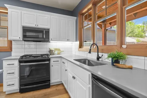 1252 NW Ithaca Avenue Bend OR 97703