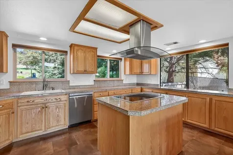 1568 Angelcrest Drive Medford OR 97504