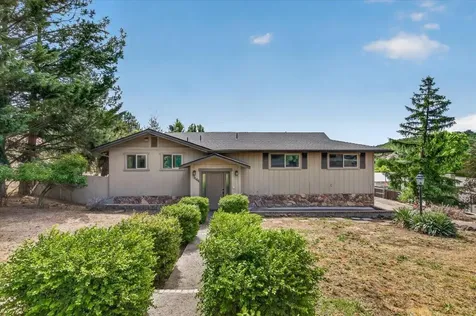 1568 Angelcrest Drive Medford OR 97504