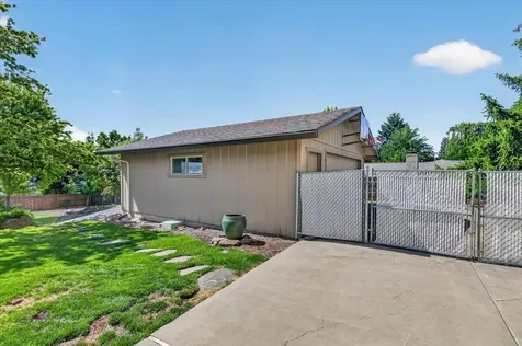 1568 Angelcrest Drive Medford OR 97504