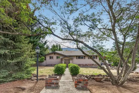 1568 Angelcrest Drive Medford OR 97504