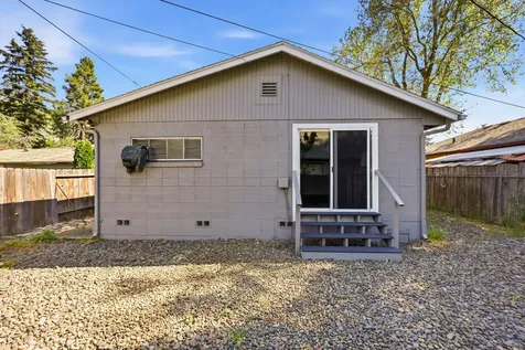 212 Ogara Street Medford OR 97501