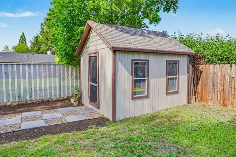 109 Vincent Avenue Central Point OR 97502