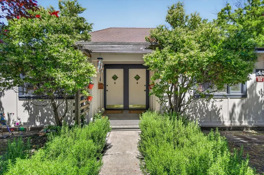 457 C Street Ashland OR 97520