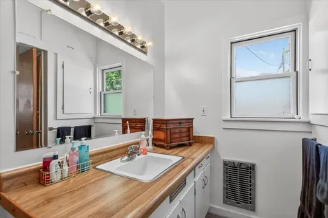 457 C Street Ashland OR 97520