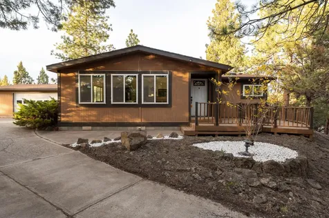 1624 SE Bronzewood Avenue Bend OR 97702