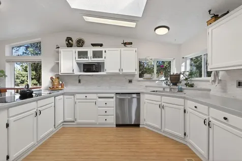 1624 SE Bronzewood Avenue Bend OR 97702