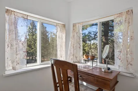 1624 SE Bronzewood Avenue Bend OR 97702