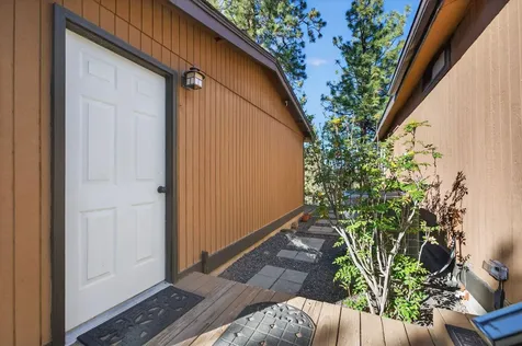 1624 SE Bronzewood Avenue Bend OR 97702