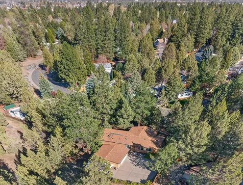 1624 SE Bronzewood Avenue Bend OR 97702