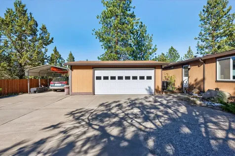 1624 SE Bronzewood Avenue Bend OR 97702