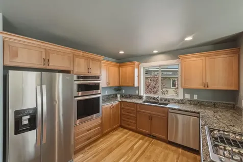 2409 NW Hillpine Court Bend OR 97703