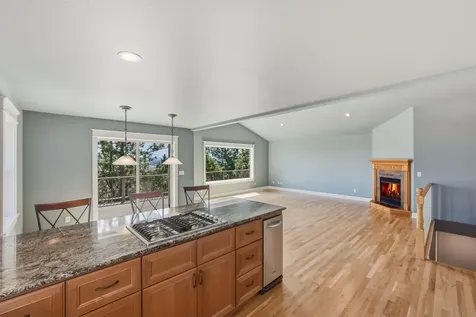 2409 NW Hillpine Court Bend OR 97703