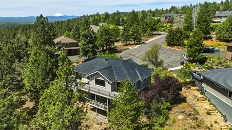 2409 NW Hillpine Court Bend OR 97703