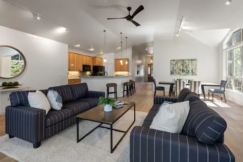 2550 NW Locke Court Bend OR 97703