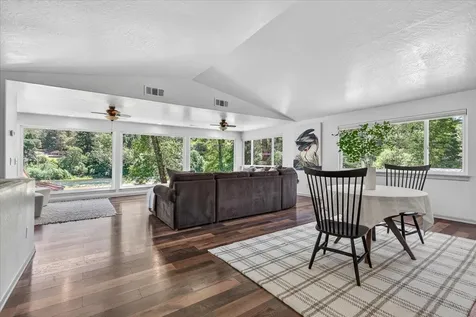 423 Fielder Lane Grants Pass OR 97526