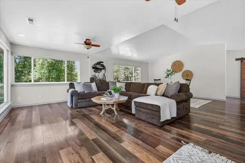 423 Fielder Lane Grants Pass OR 97526