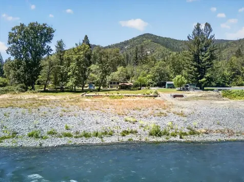 423 Fielder Lane Grants Pass OR 97526