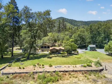 423 Fielder Lane Grants Pass OR 97526