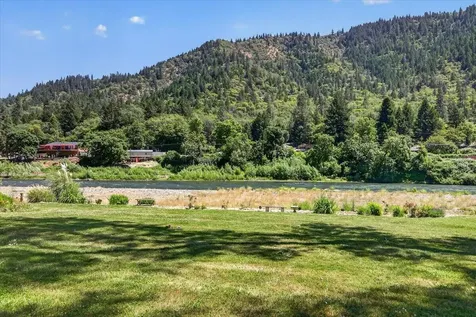 423 Fielder Lane Grants Pass OR 97526