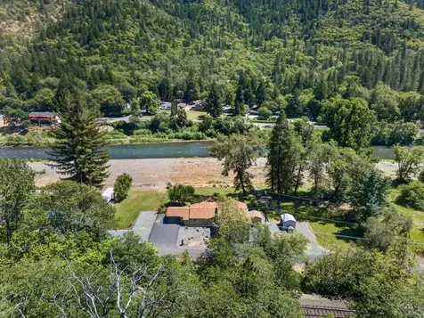 423 Fielder Lane Grants Pass OR 97526