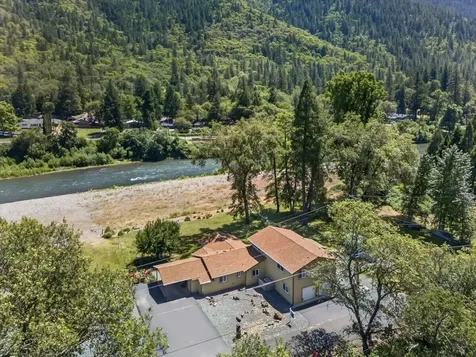 423 Fielder Lane Grants Pass OR 97526