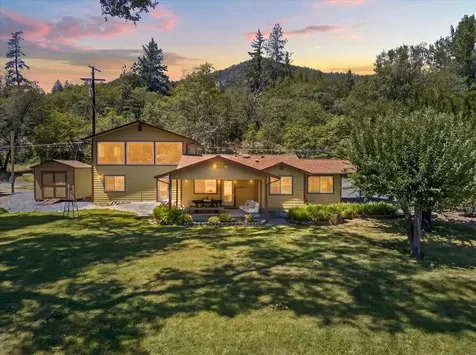 423 Fielder Lane Grants Pass OR 97526