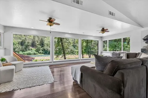 423 Fielder Lane Grants Pass OR 97526